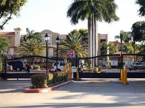 8585 NW 6th Ln 9208, Miami FL 33126