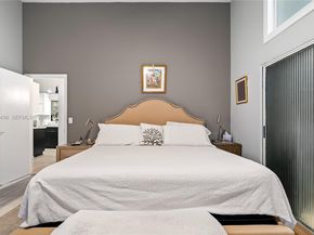 2669 S Parkview Dr, Hallandale Beach FL 33009