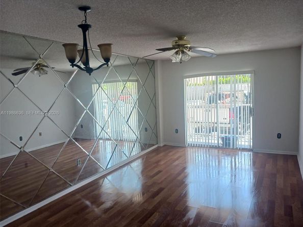 16465 NE 22nd Ave 118, North Miami Beach FL 33160