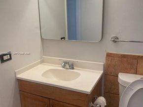 16465 NE 22nd Ave 118, North Miami Beach FL 33160