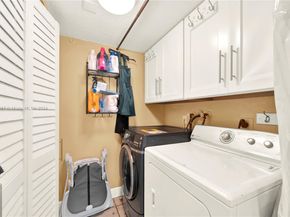 106 Lake Emerald Dr 213, Oakland Park FL 33309