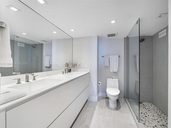 2301 Collins Ave 1414/1415, Miami Beach FL 33139