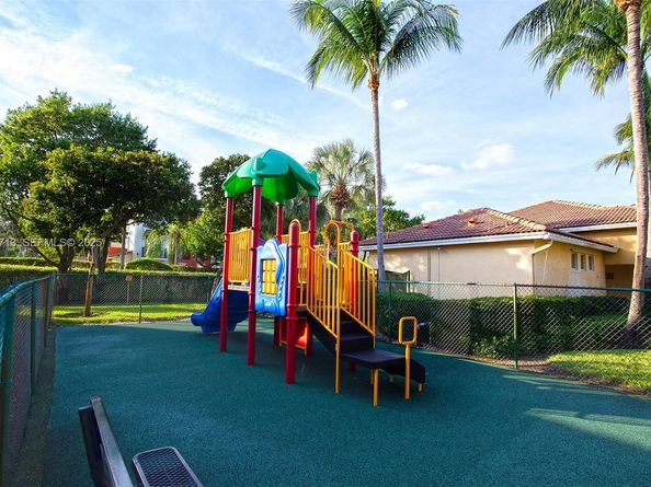 3340 Palomino Dr 2112, Davie FL 33024