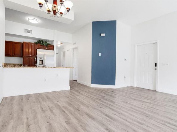 3340 Palomino Dr 2112, Davie FL 33024