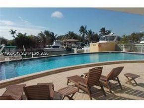 2020 NE 135th St 901, North Miami FL 33181