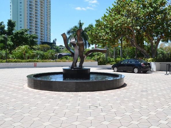 2333 Brickell Ave 2614, Miami FL 33129