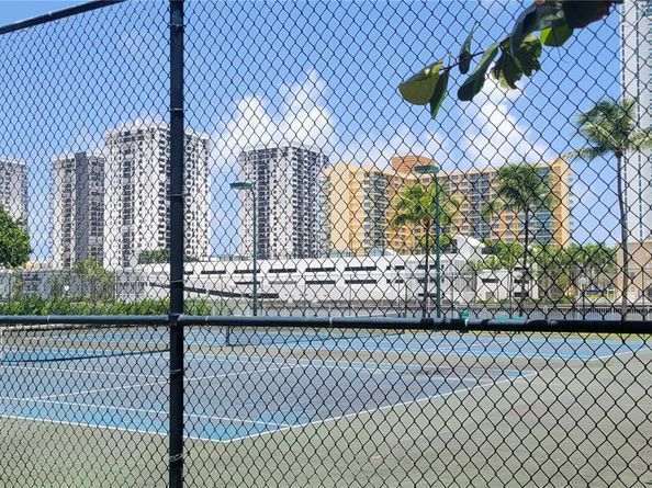 1000 Parkview Dr 1031, Hallandale Beach FL 33009