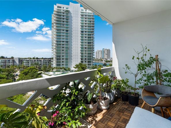 20 Island Ave 702, Miami Beach FL 33139