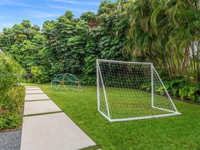 4800 Bay Point Rd, Miami FL 33137