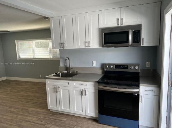 1818 Sherman St, Hollywood FL 33020