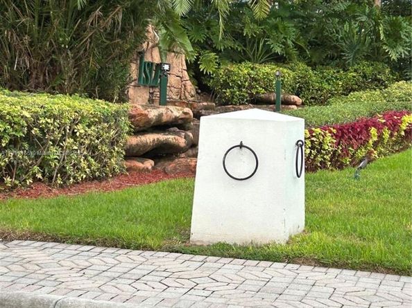 5926 NW 110th Ct, Doral FL 33178