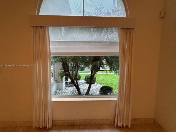 5926 NW 110th Ct, Doral FL 33178