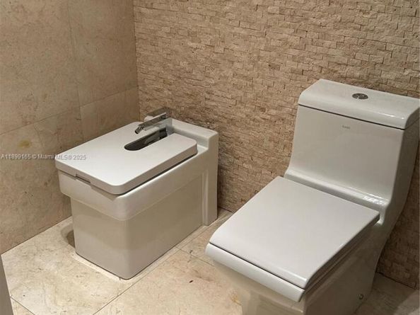 5926 NW 110th Ct, Doral FL 33178