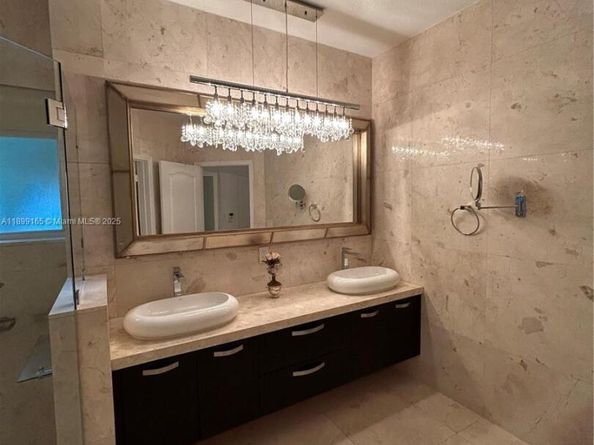 5926 NW 110th Ct, Doral FL 33178