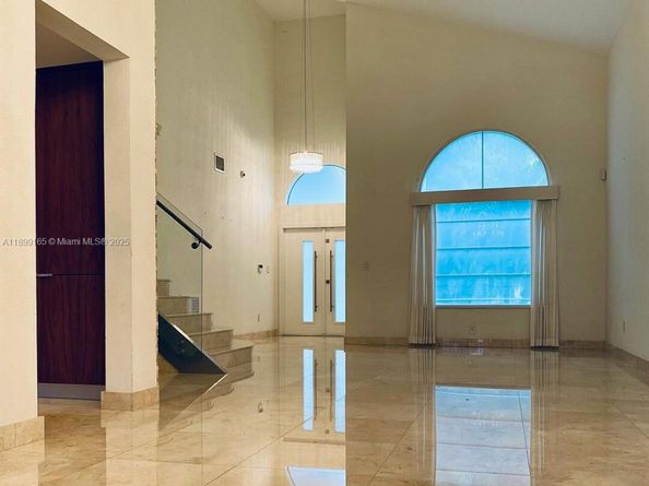 5926 NW 110th Ct, Doral FL 33178