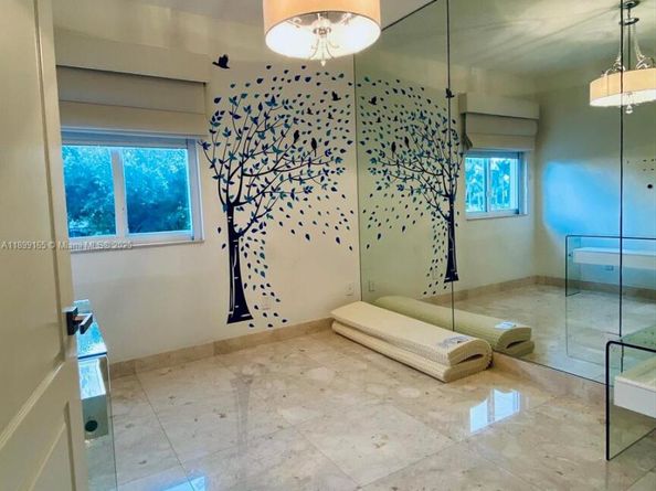 5926 NW 110th Ct, Doral FL 33178