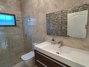 5926 NW 110th Ct, Doral FL 33178