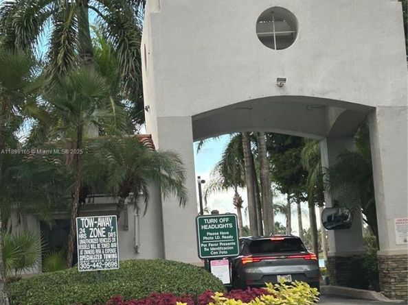 5926 NW 110th Ct, Doral FL 33178