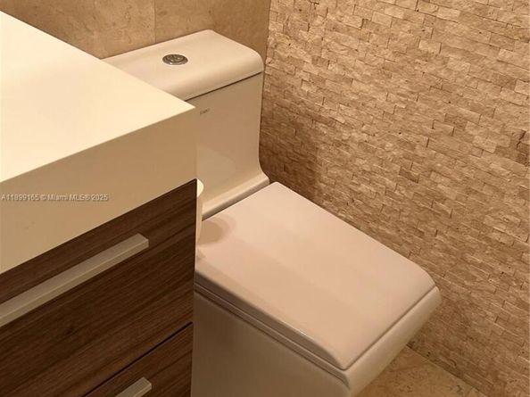 5926 NW 110th Ct, Doral FL 33178