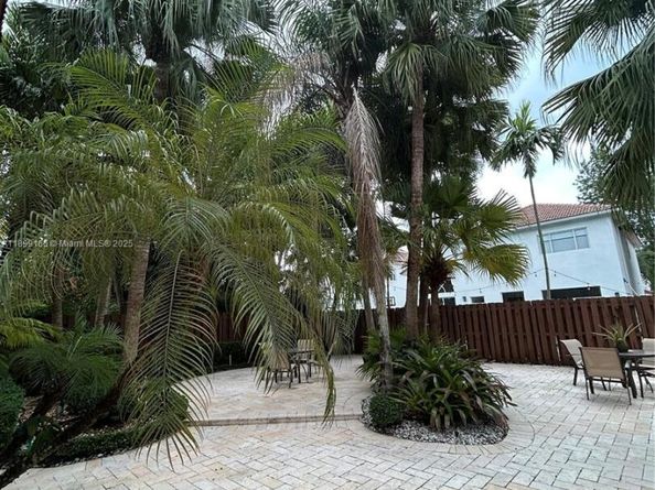 5926 NW 110th Ct, Doral FL 33178