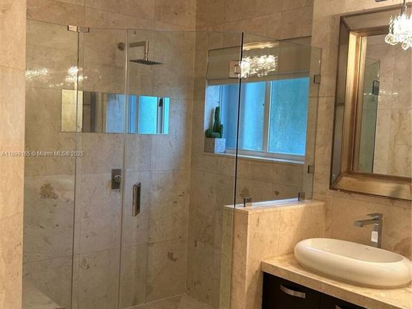 5926 NW 110th Ct, Doral FL 33178