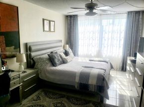 18900 NE 14th Ave D205, Miami FL 33179