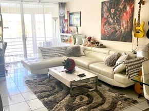 18900 NE 14th Ave D205, Miami FL 33179