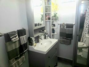 18900 NE 14th Ave D205, Miami FL 33179