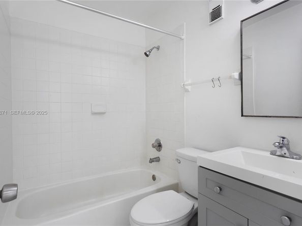 6580 W 27th Ct 5821, Hialeah FL 33016