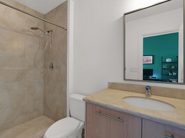 315 NE 7 St 315, Fort Lauderdale FL 33304