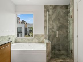 315 NE 7 St 315, Fort Lauderdale FL 33304