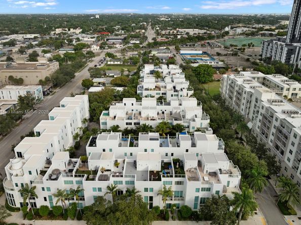 315 NE 7 St 315, Fort Lauderdale FL 33304