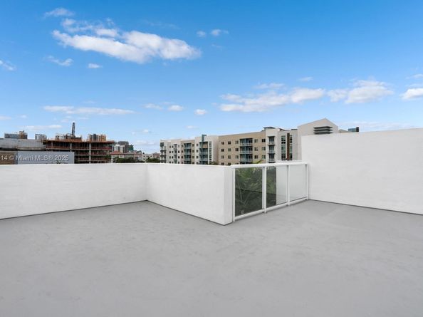315 NE 7 St 315, Fort Lauderdale FL 33304