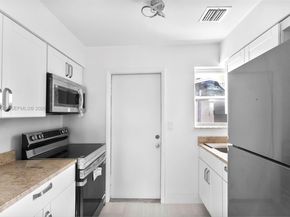 968 W 9th St, Riviera Beach FL 33404