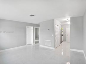 968 W 9th St, Riviera Beach FL 33404