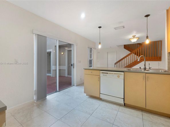 11066 Long Boat Dr, Cooper City FL 33026