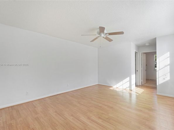 11066 Long Boat Dr, Cooper City FL 33026