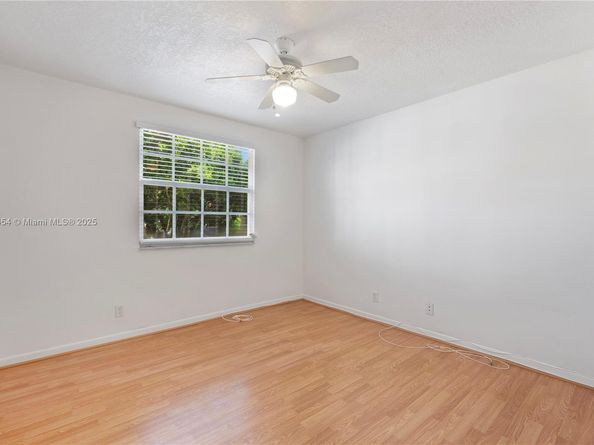 11066 Long Boat Dr, Cooper City FL 33026