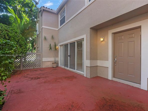 11066 Long Boat Dr, Cooper City FL 33026