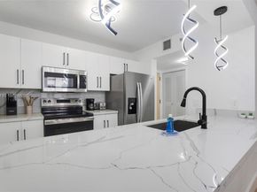 1200 Brickell Bay Dr 1907, Miami FL 33131