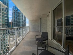 1200 Brickell Bay Dr 1907, Miami FL 33131