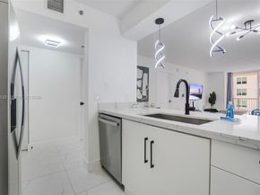 1200 Brickell Bay Dr 1907, Miami FL 33131