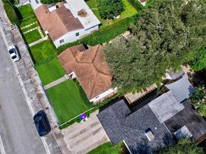 231 NW 44th St, Miami FL 33127