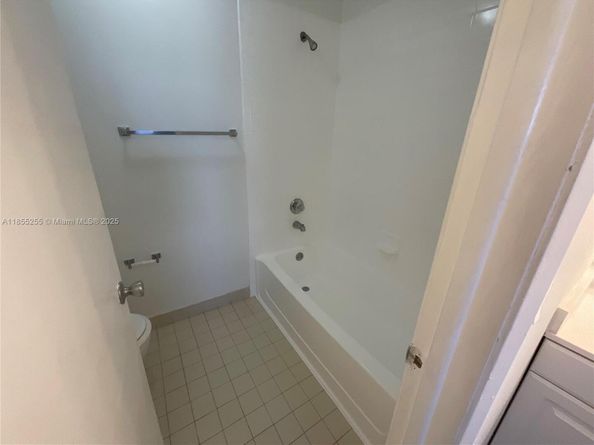 9846 Nob Hill Ln 9846, Sunrise FL 33351