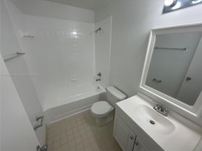 9846 Nob Hill Ln 9846, Sunrise FL 33351