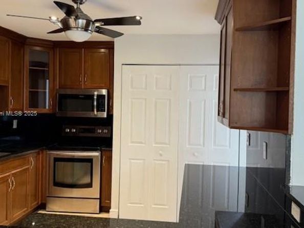 Undisclosed Address #A11838657, Davie FL 33324