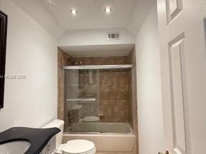 Undisclosed Address #A11838657, Davie FL 33324