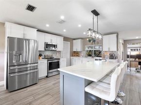 8831 NW 11th St, Pembroke Pines FL 33024