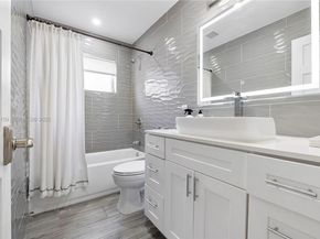 8831 NW 11th St, Pembroke Pines FL 33024