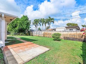 8831 NW 11th St, Pembroke Pines FL 33024